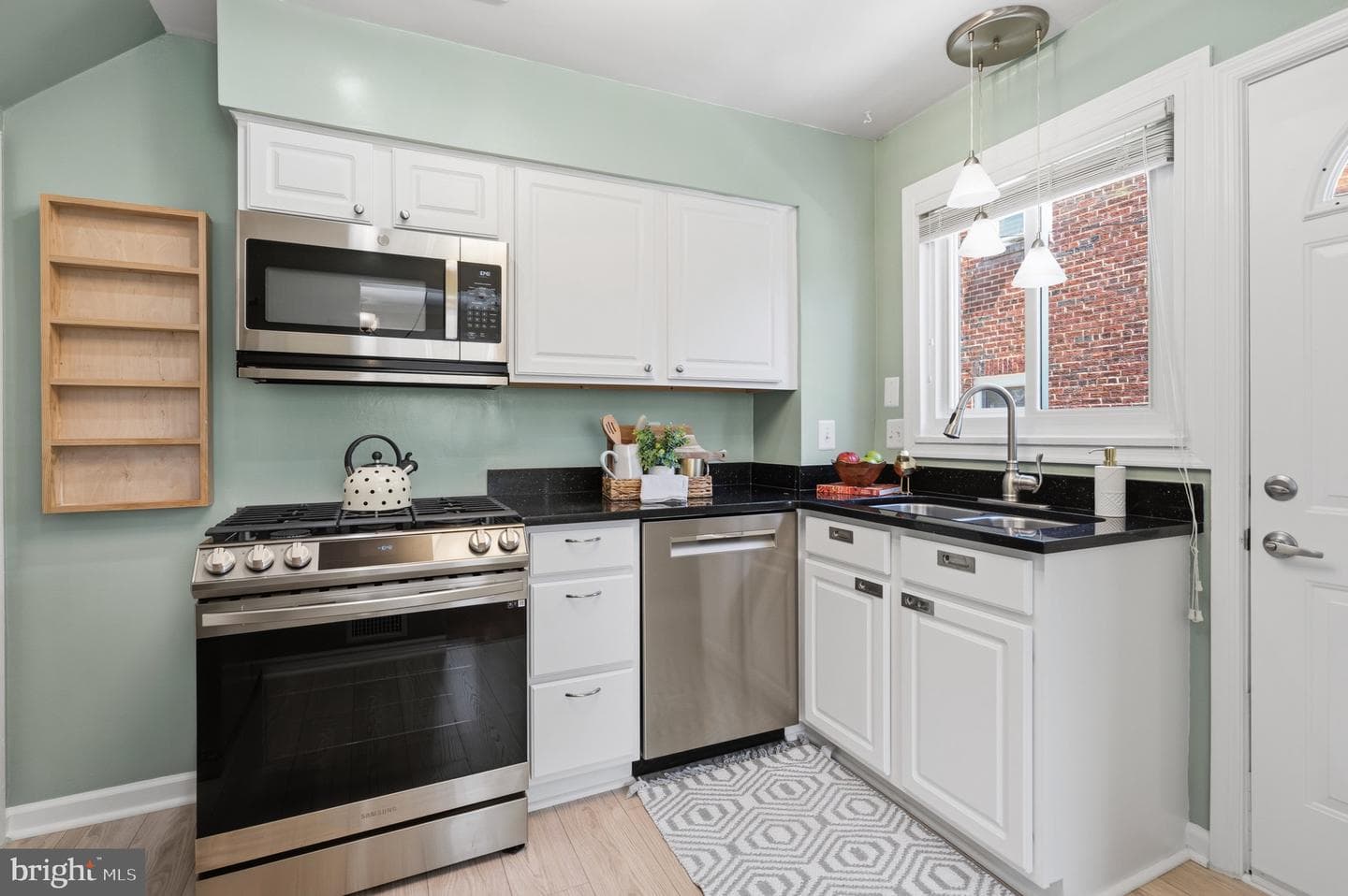 1333 Oronoco Street photo 17