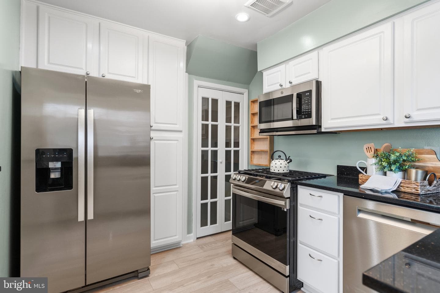 1333 Oronoco Street photo 18