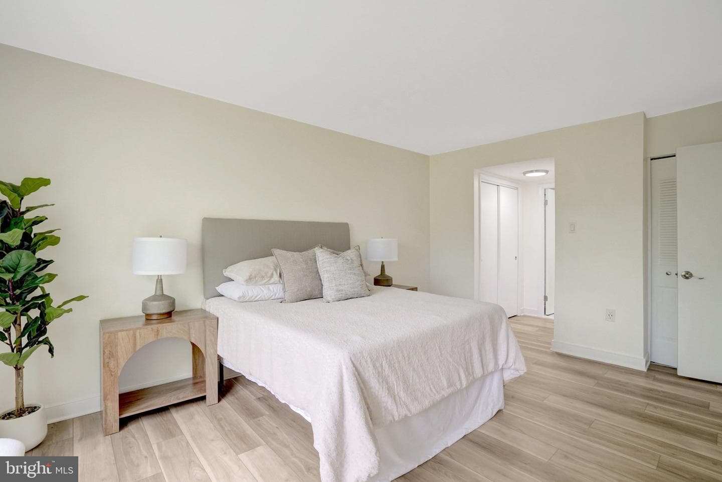 128 Roberts Lane #400 photo 17