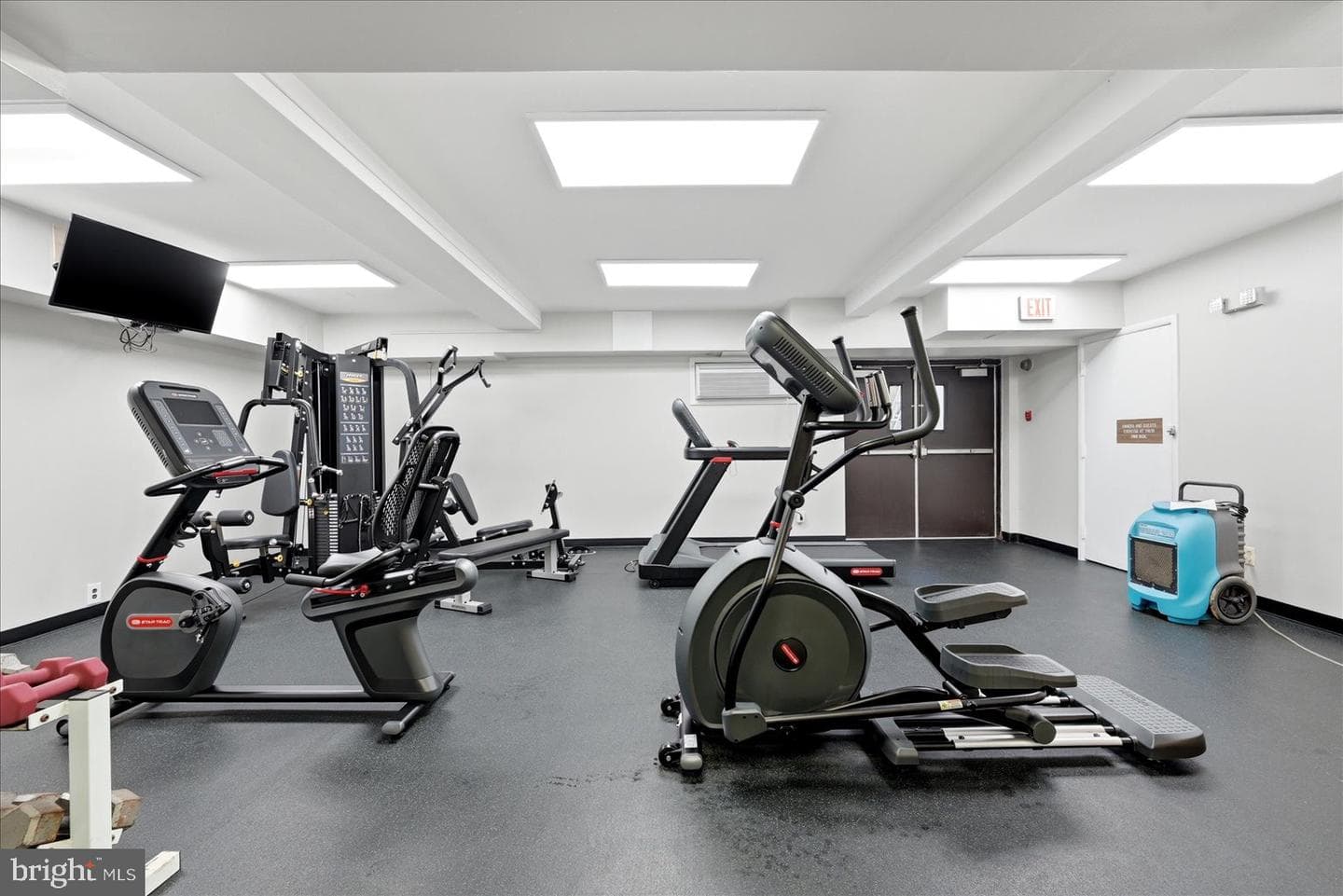 5300 Holmes Run Parkway #1418 photo 34