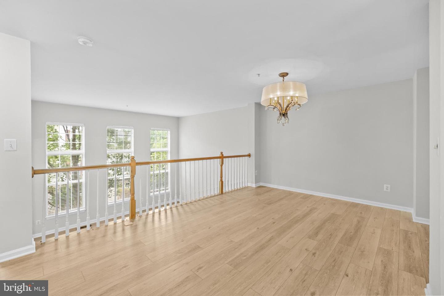 5071 Kilburn Street photo 11