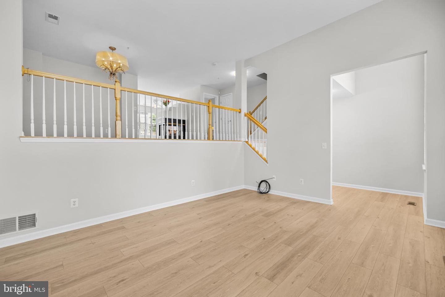5071 Kilburn Street photo 8