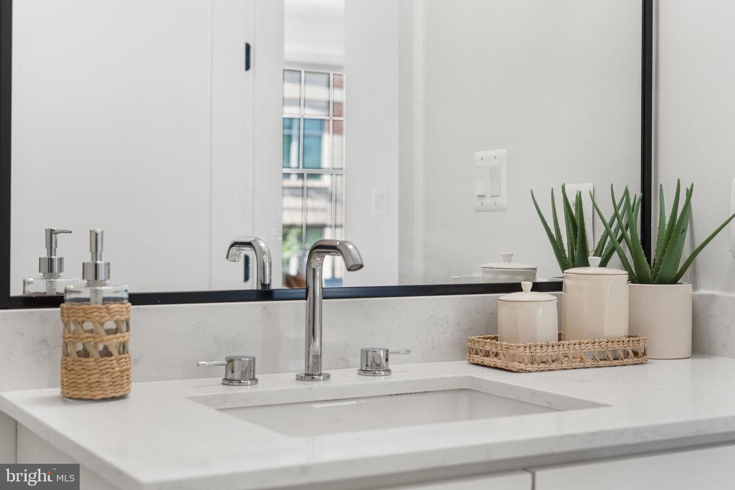 521 N Washington Street #101 photo 25