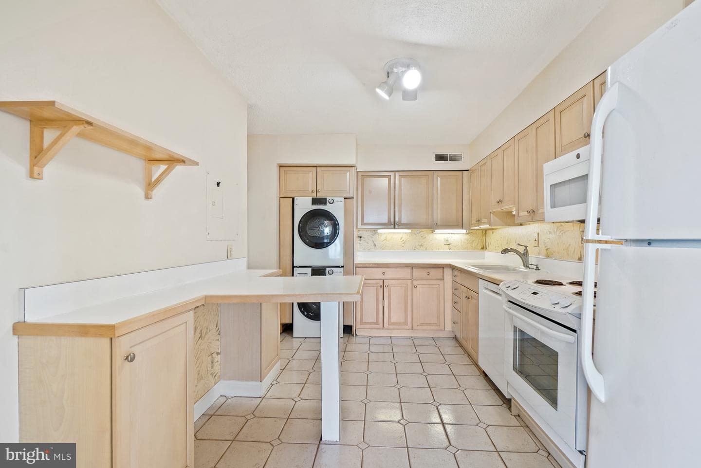 205 Yoakum Parkway #1809 photo 17