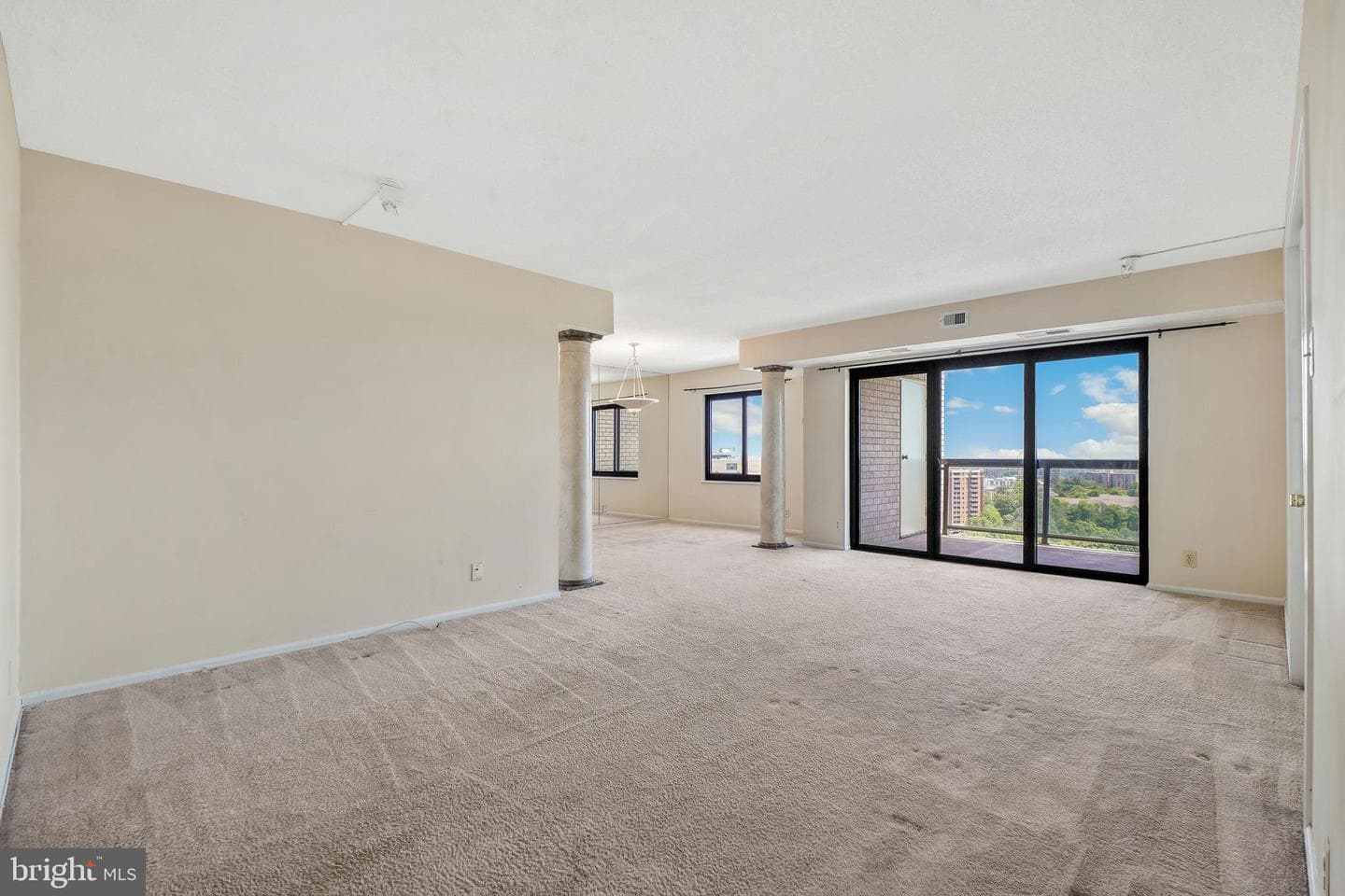 205 Yoakum Parkway #1809 photo 6