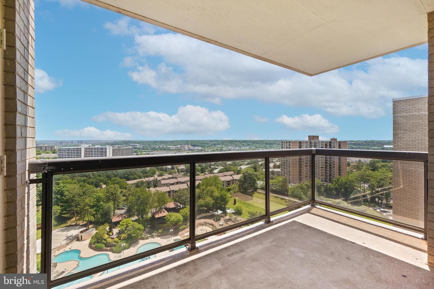 205 Yoakum Parkway #1809 photo 9