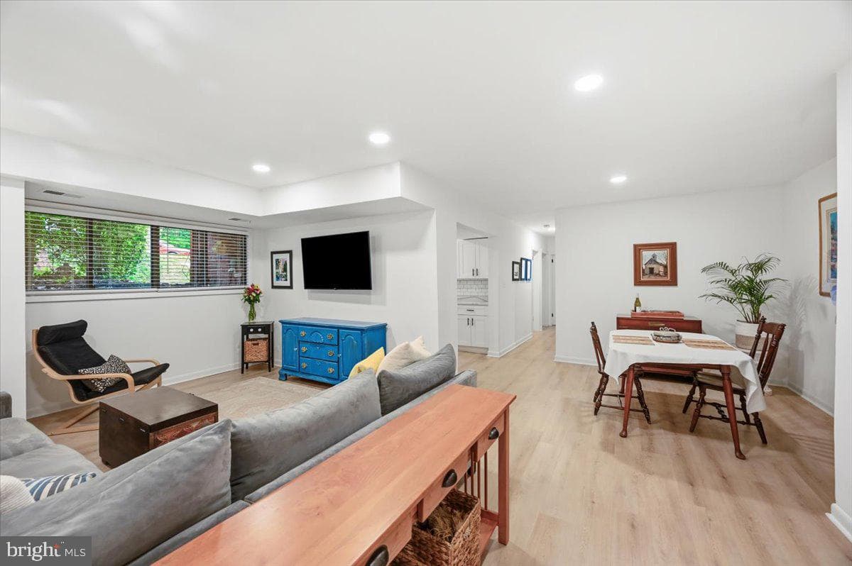 55 Skyhill Road #101, Alexandria