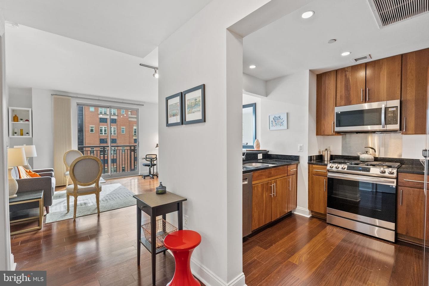 2050 Jamieson Avenue #1310 photo 2