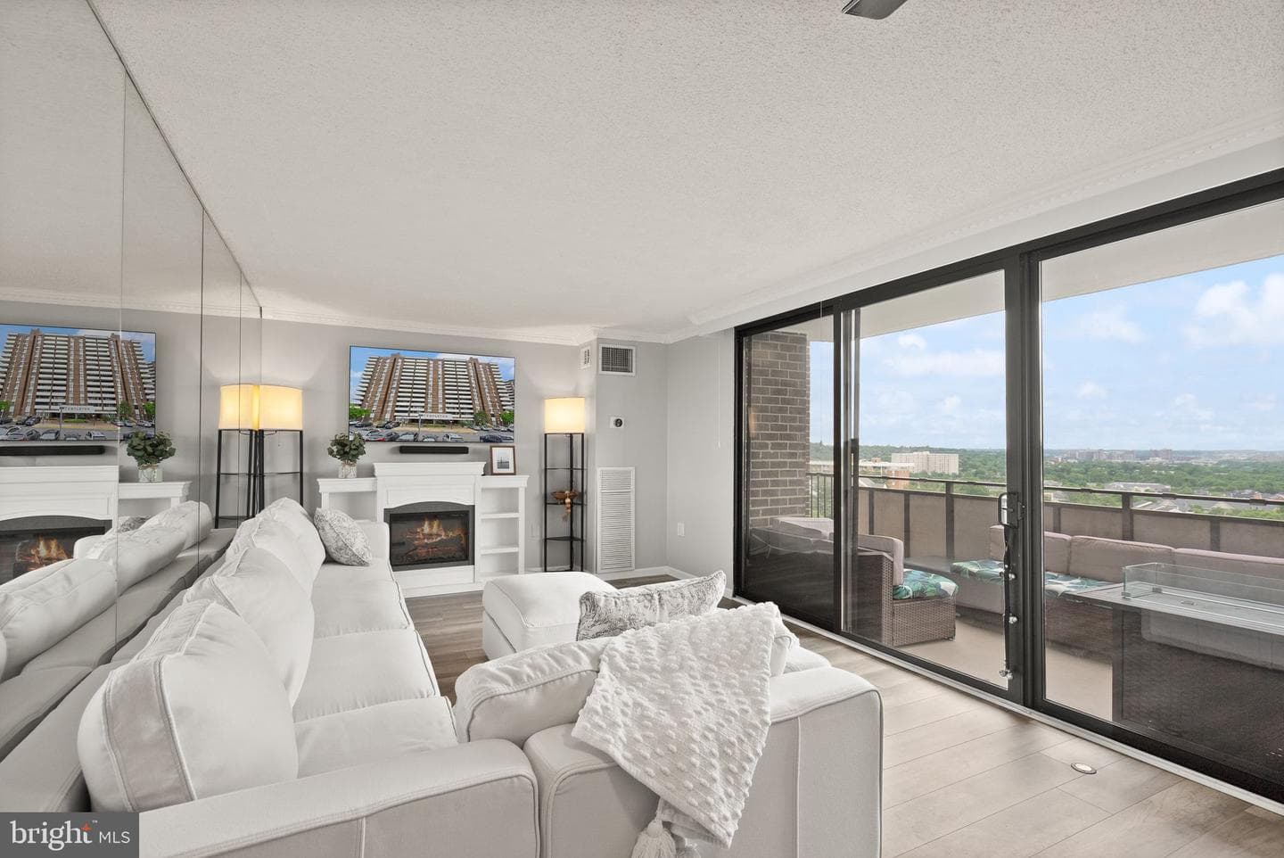 250 S Reynolds Street #801, Alexandria