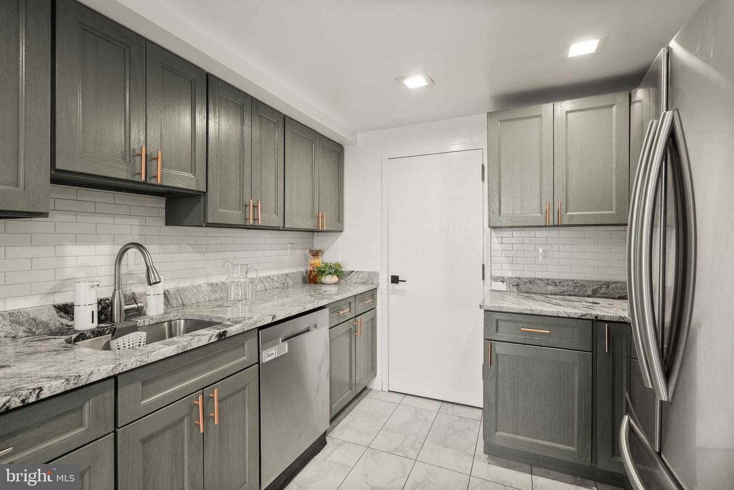 250 S Reynolds Street #801 photo 18