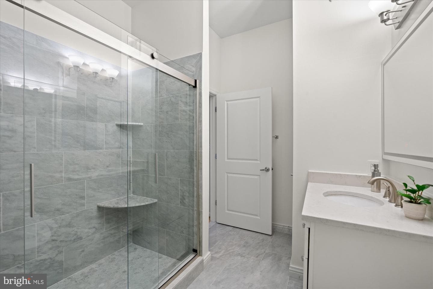 309 Holland Lane #320 photo 19