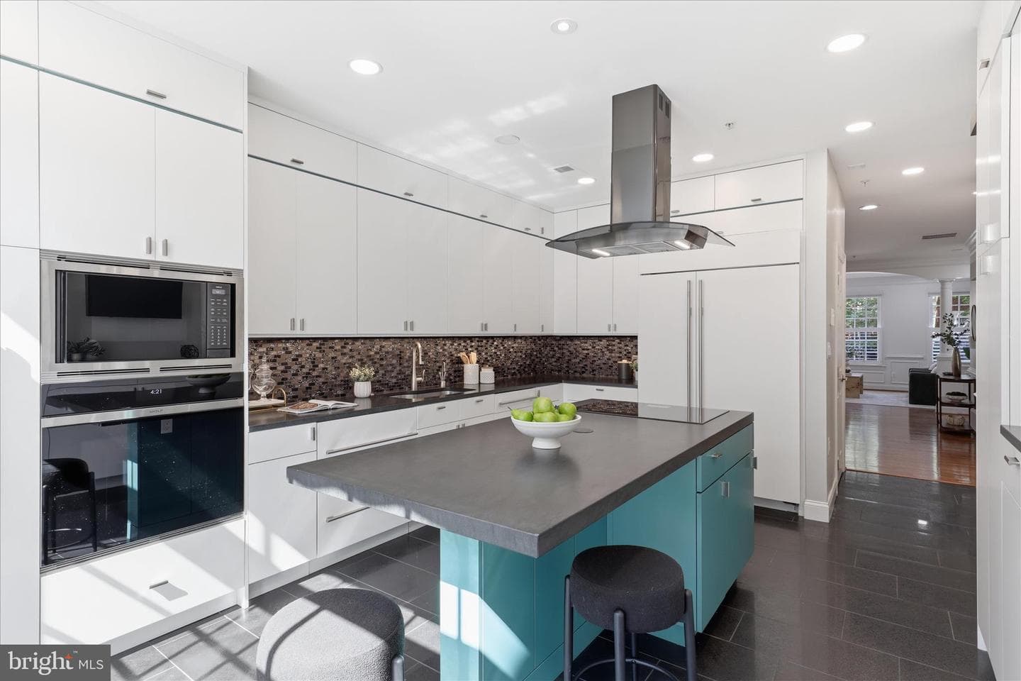 407 S Henry Street photo 17