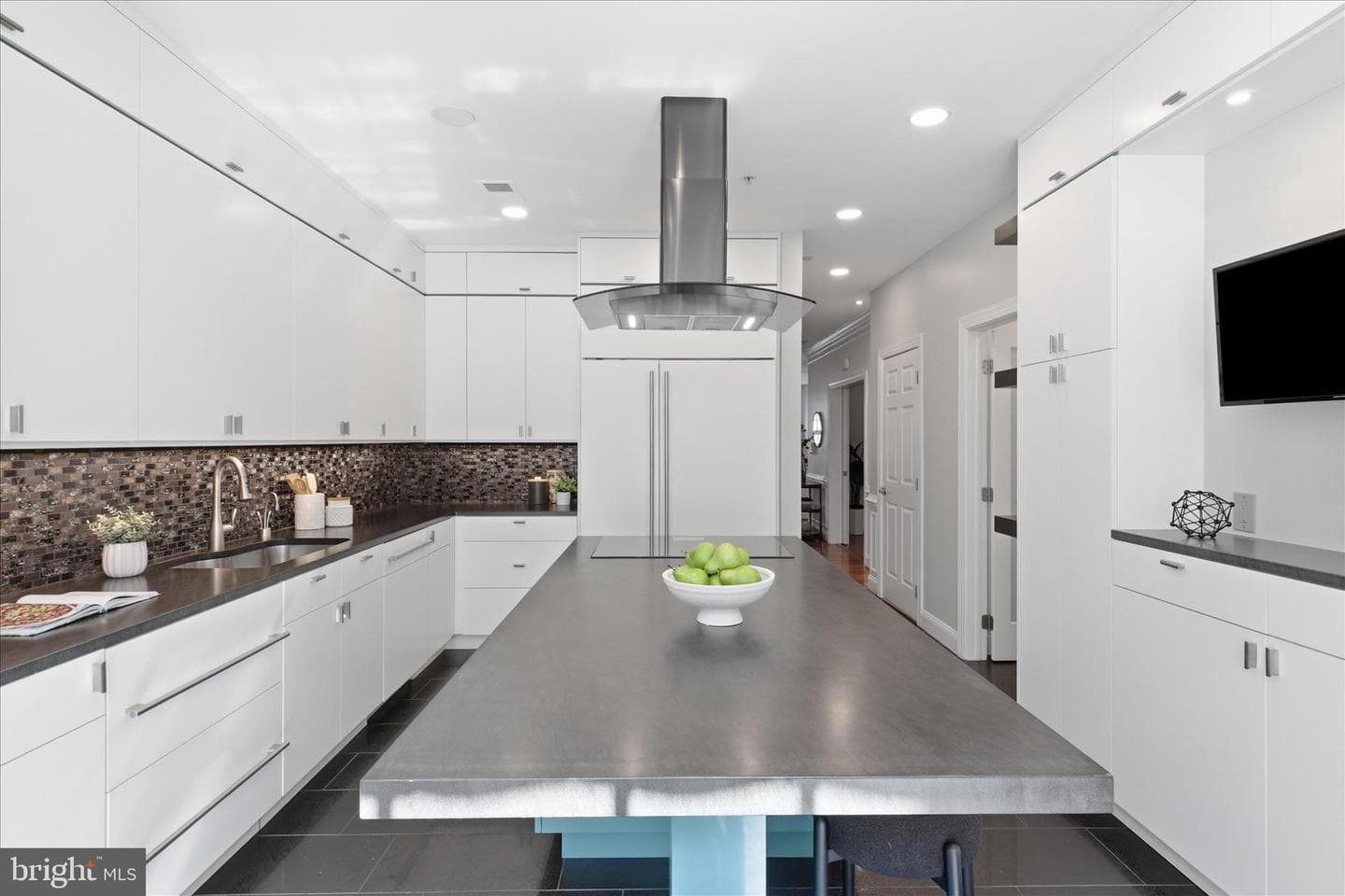 407 S Henry Street photo 18