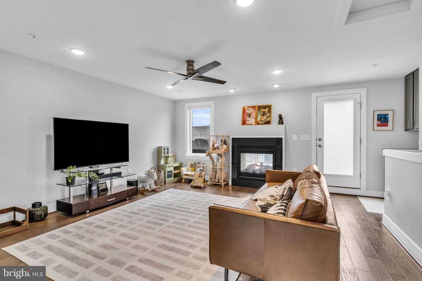 423 Nottoway Walk photo 12