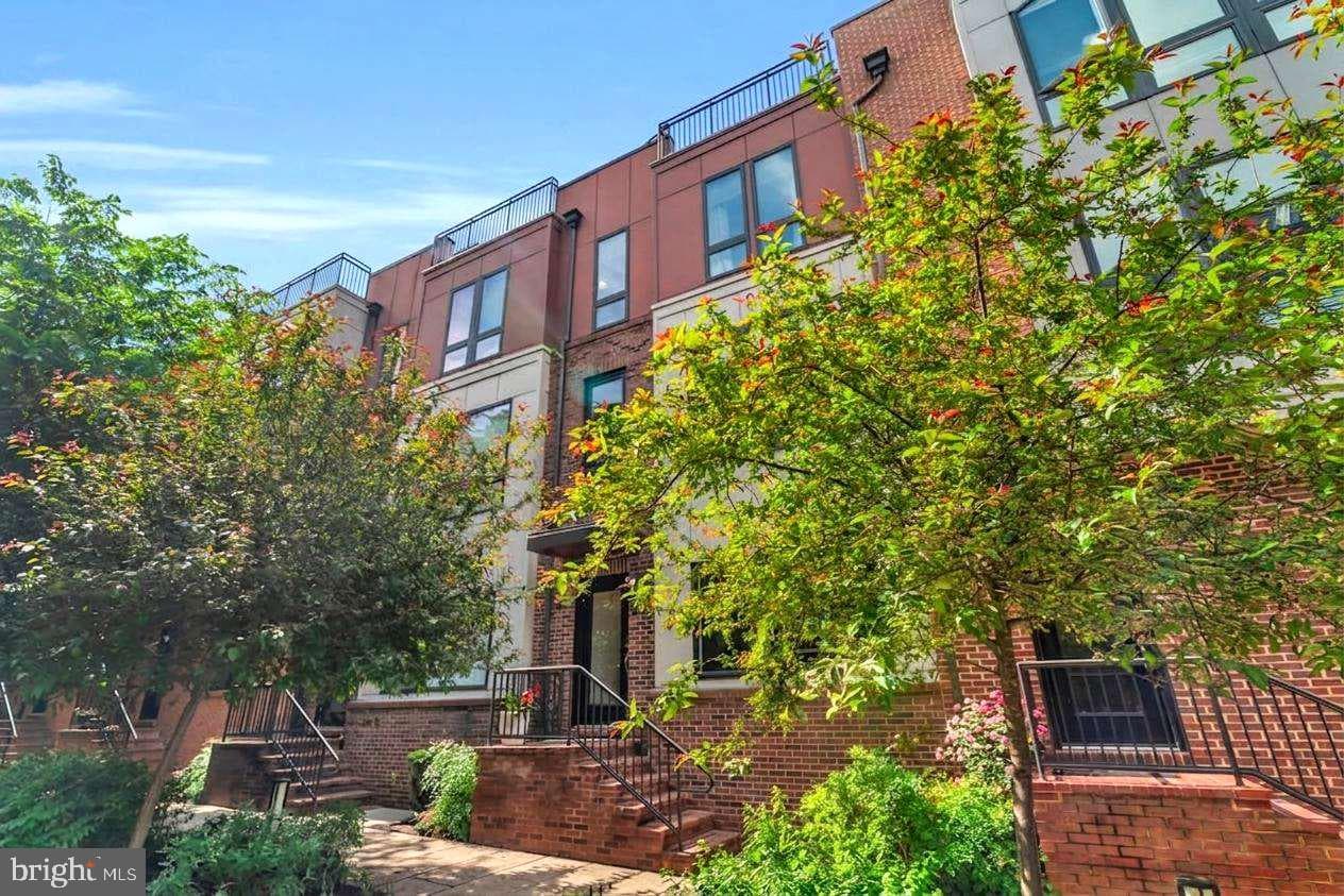 423 Nottoway Walk, Alexandria