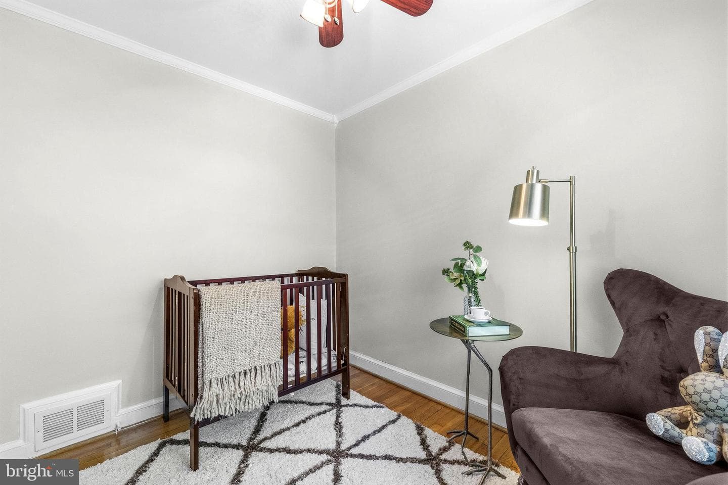1735 Cameron Street photo 18
