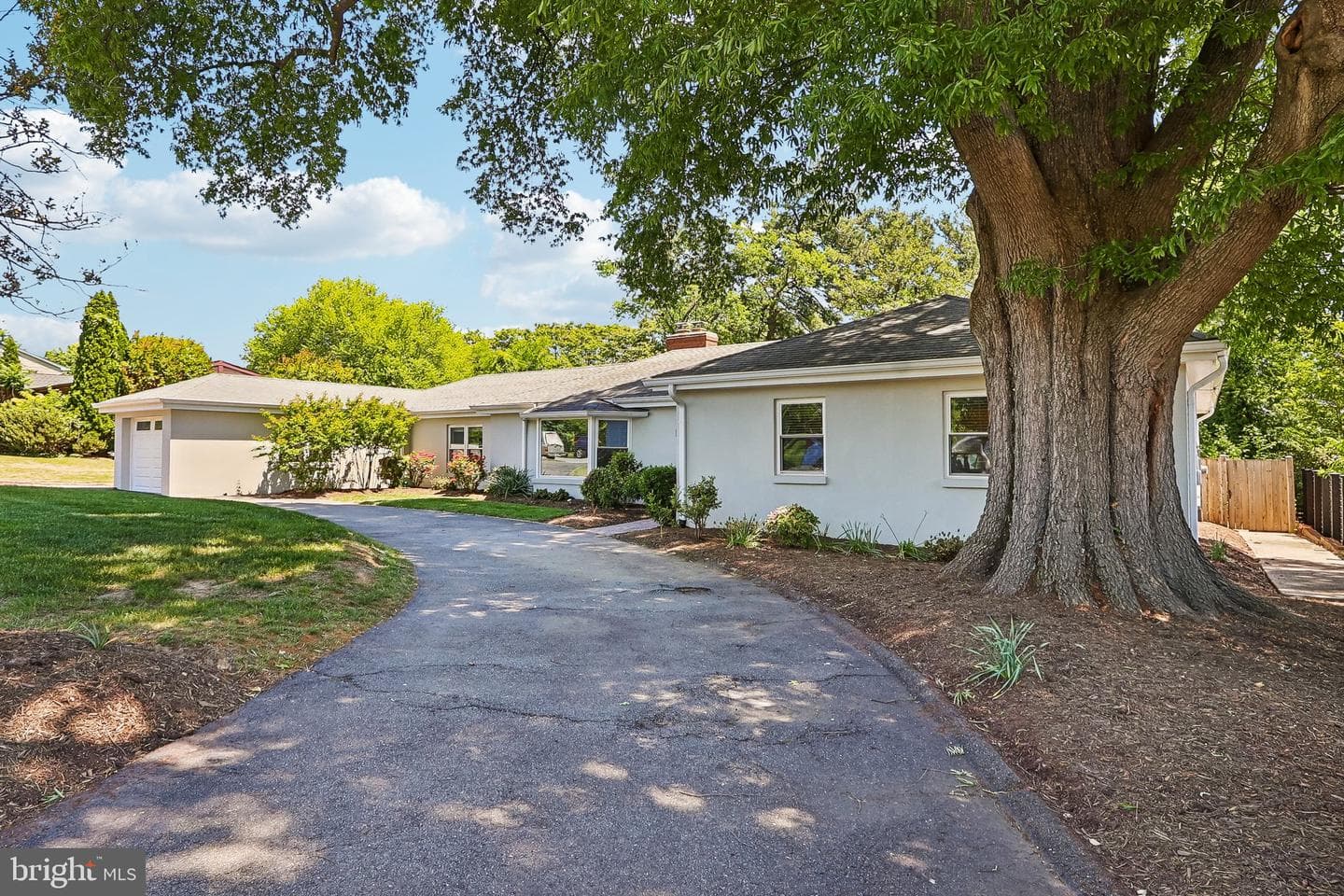 201 Longview Drive photo 3