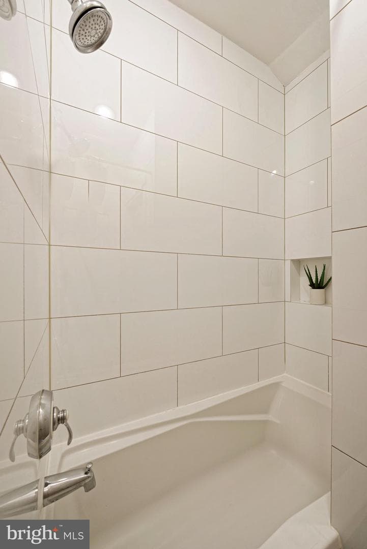 210 S Pitt Street photo 35
