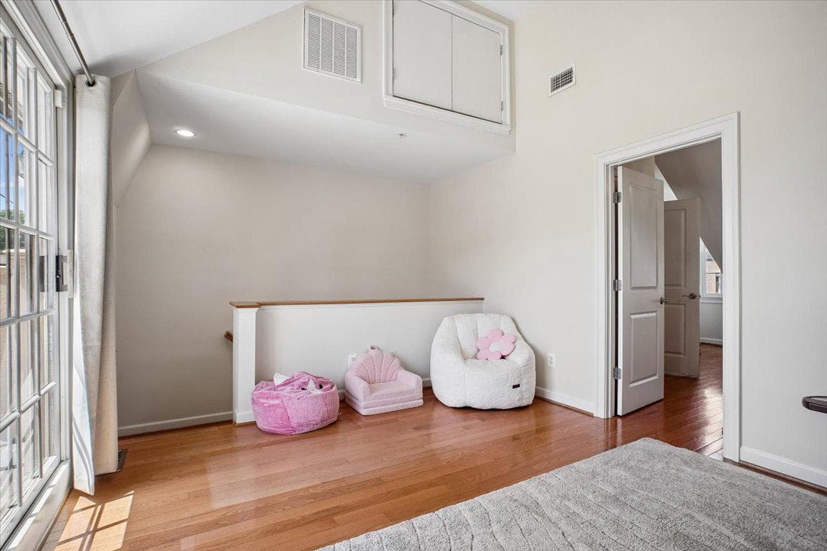 412 Pendleton Street photo 35