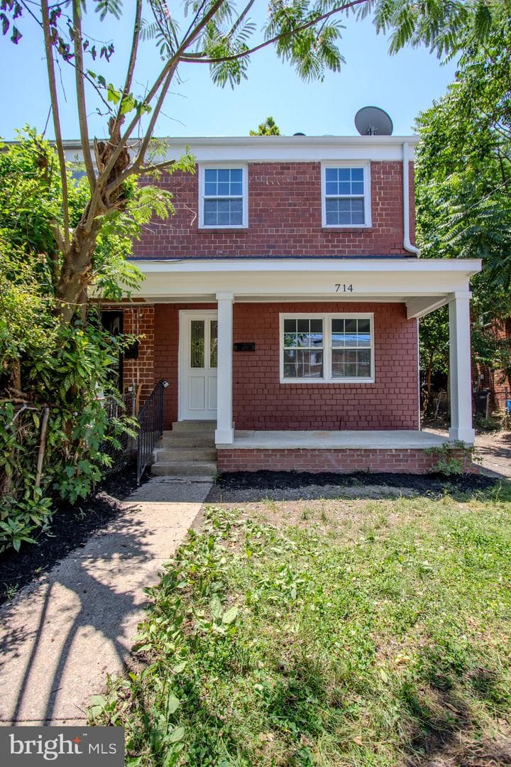 714 Four Mile Road, Alexandria
