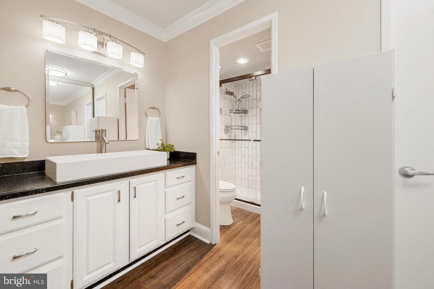 203 Yoakum Parkway #609 photo 17