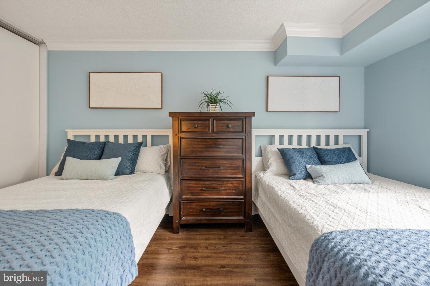 203 Yoakum Parkway #609 photo 20
