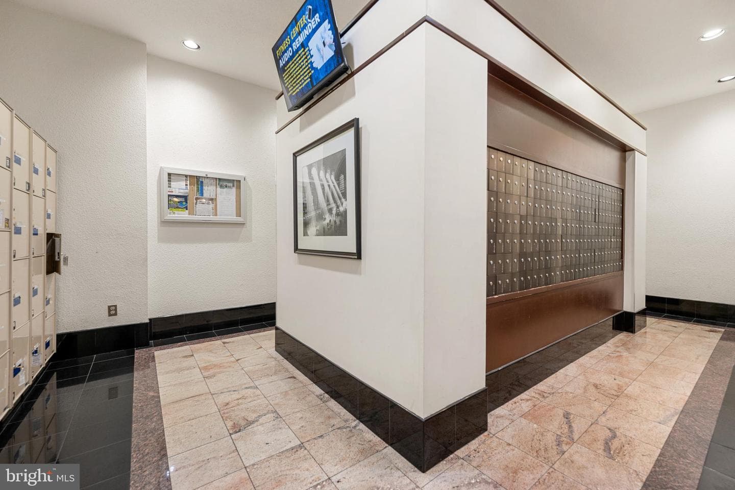 203 Yoakum Parkway #609 photo 36