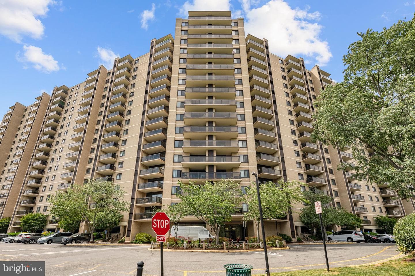 203 Yoakum Parkway #609 photo 39