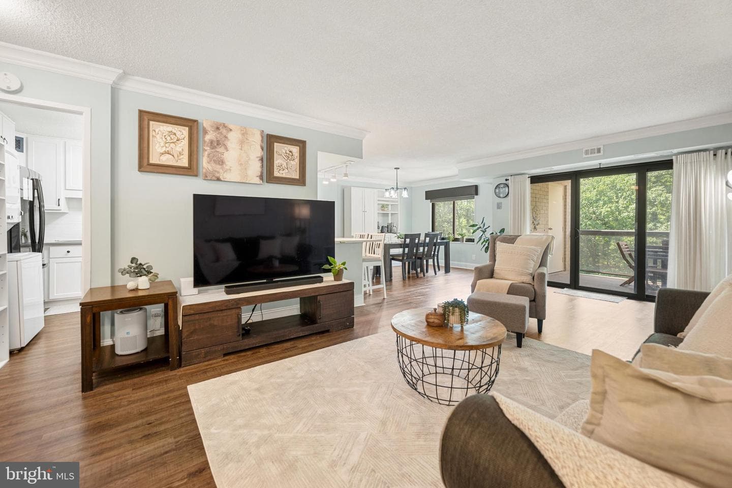 203 Yoakum Parkway #609 photo 6