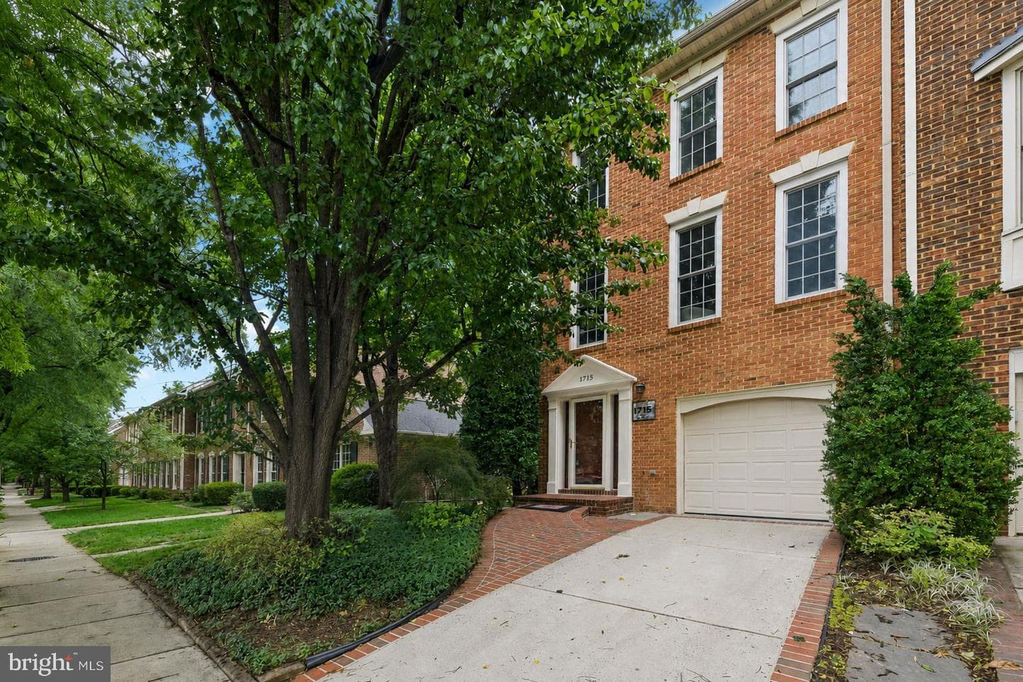 1715 Dogwood Drive, Alexandria