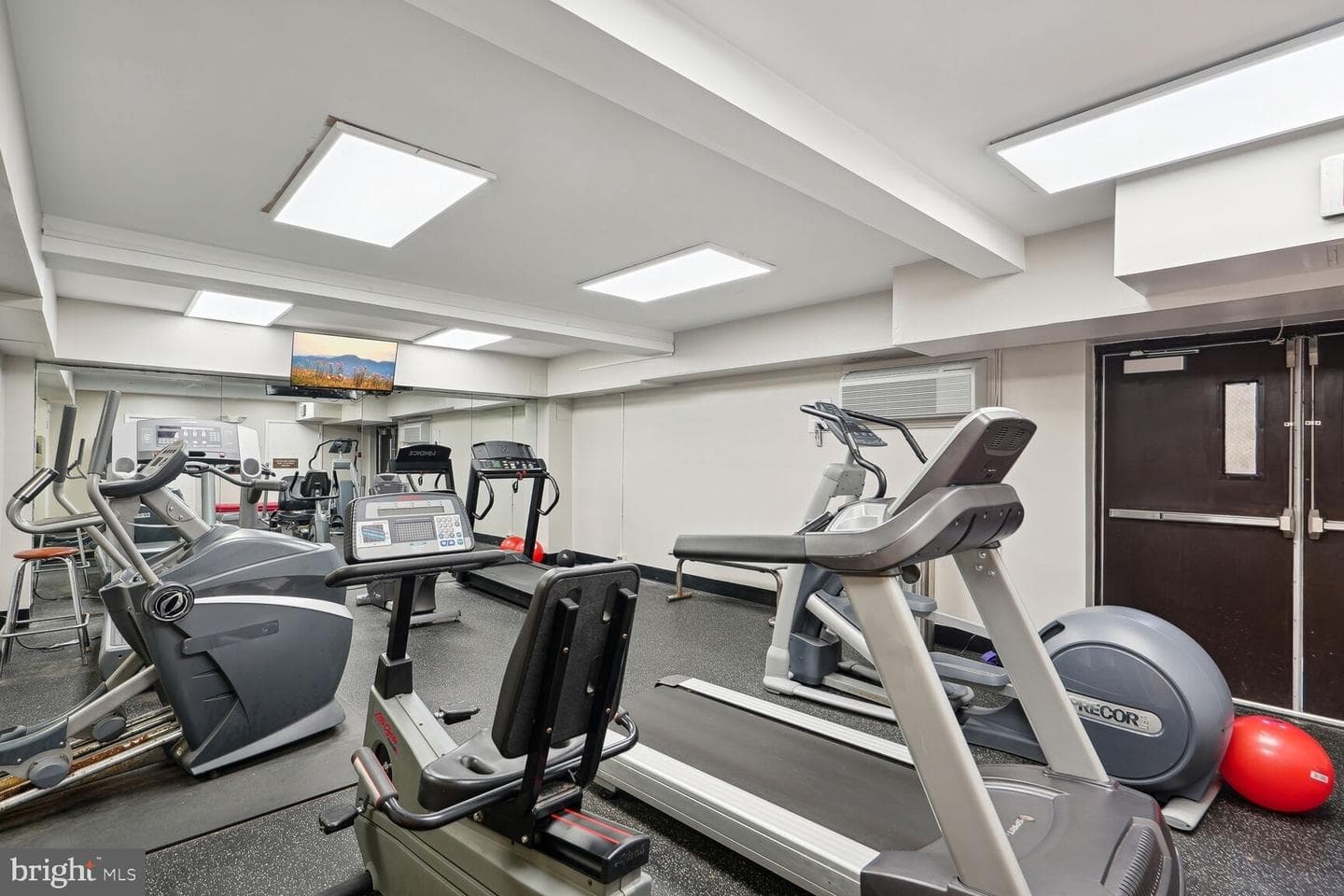 5300 Holmes Run Parkway #815 photo 43