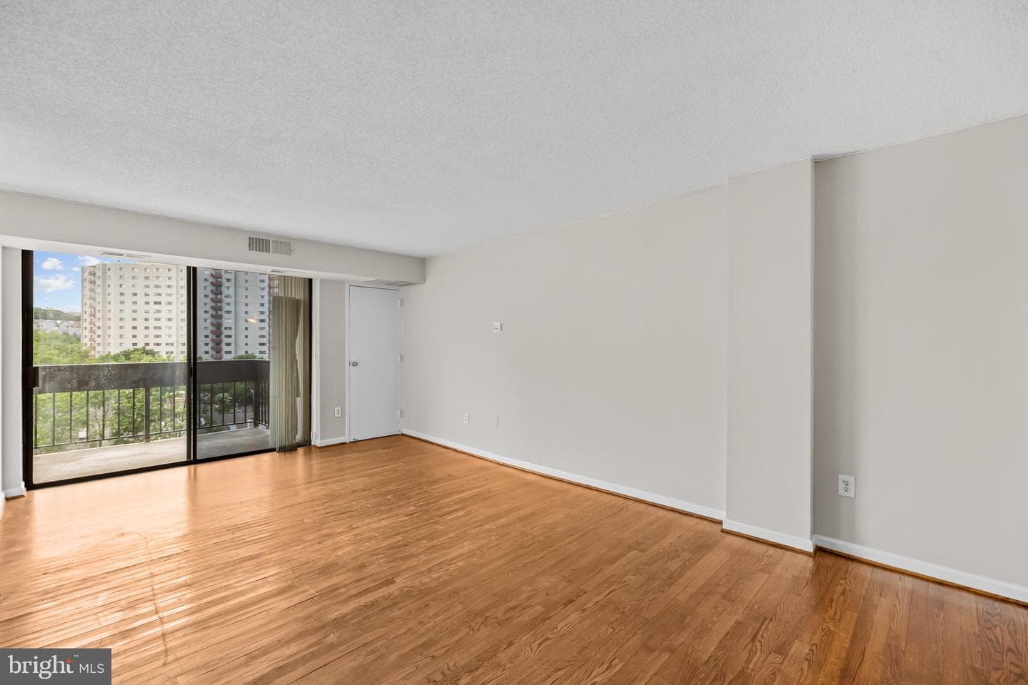 5300 Holmes Run Parkway #815 photo 7