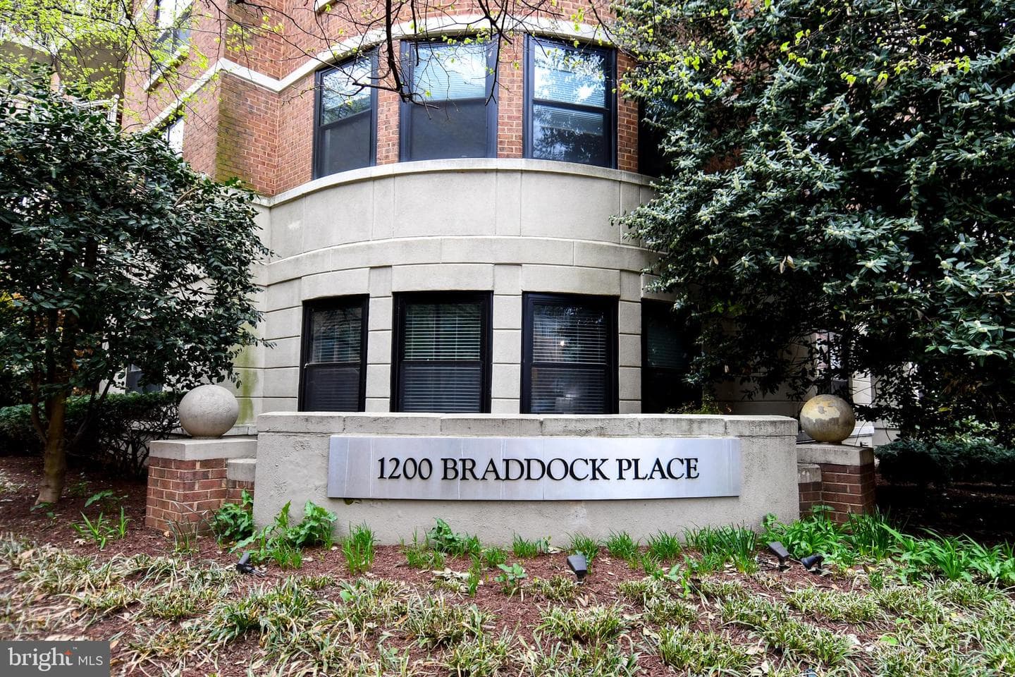 1200 Braddock Place #715 photo 2