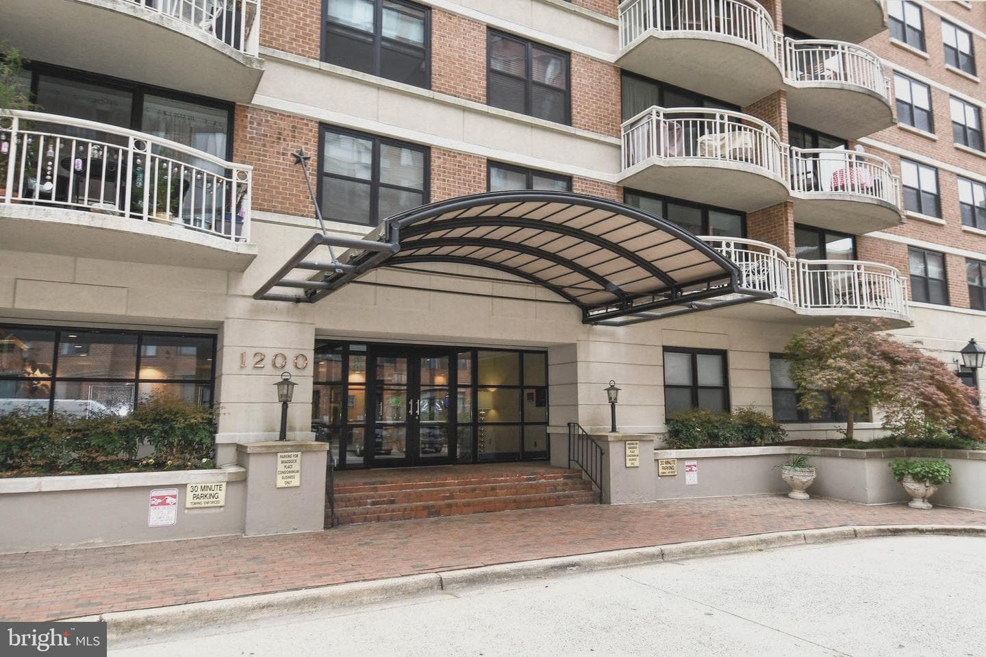 1200 Braddock Place #715 photo 3