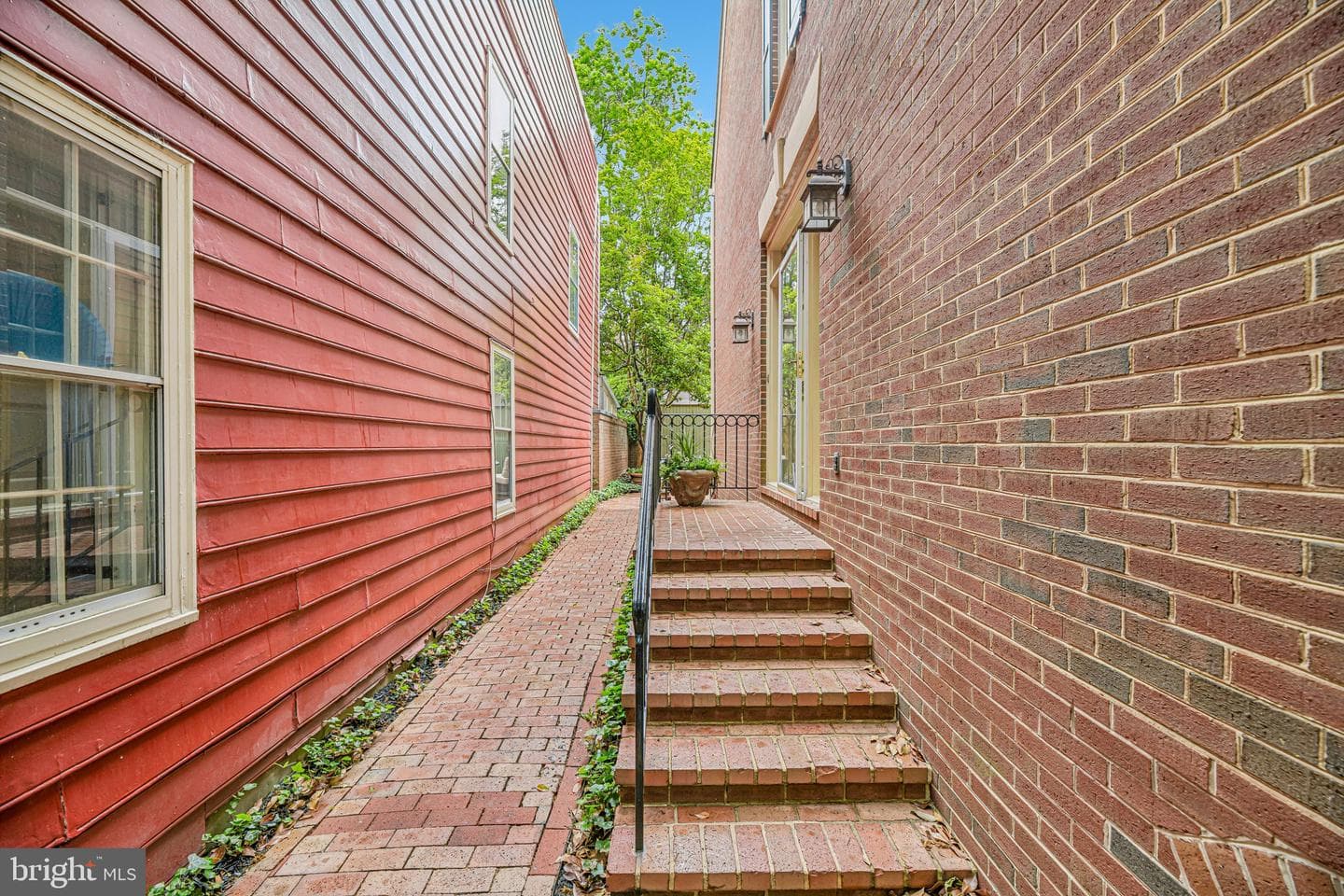 428 S Fairfax Street photo 3
