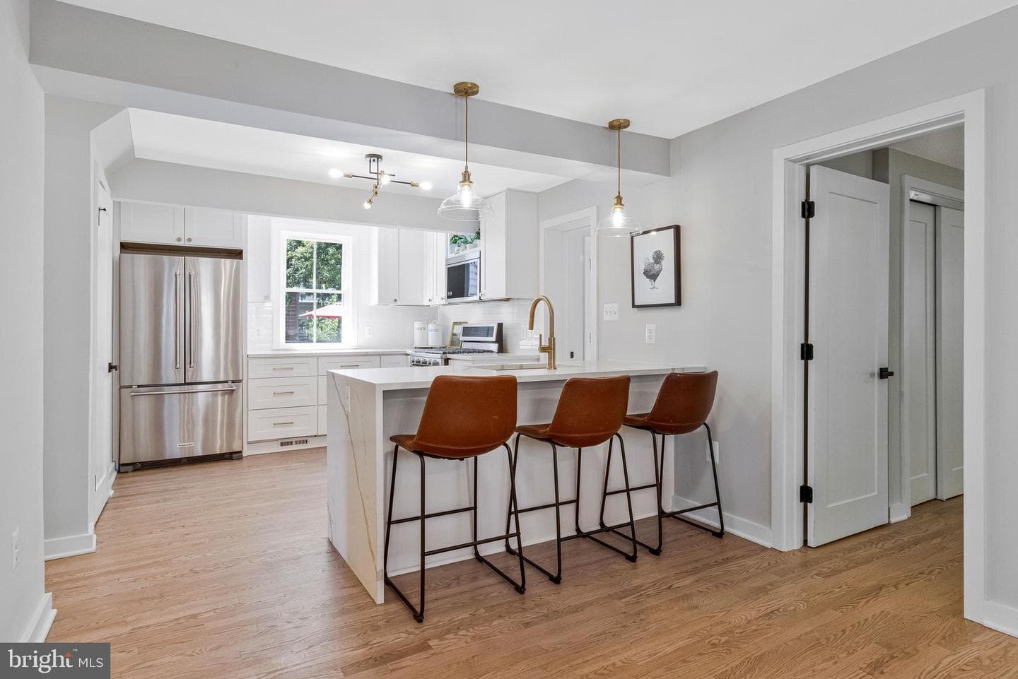 110 E Spring Street photo 16