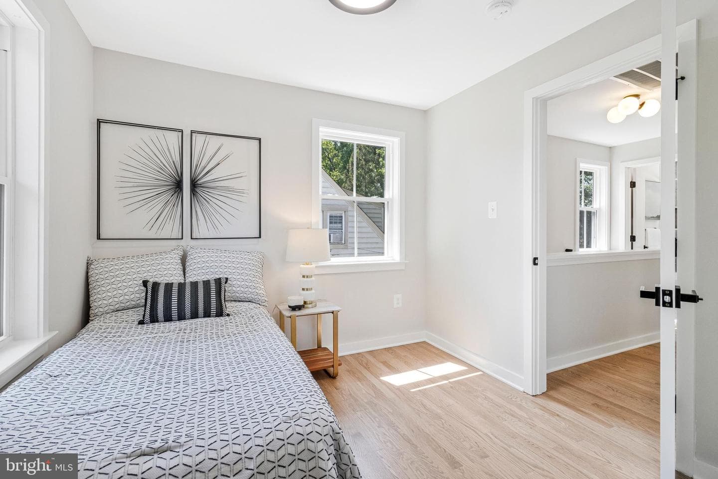 110 E Spring Street photo 33