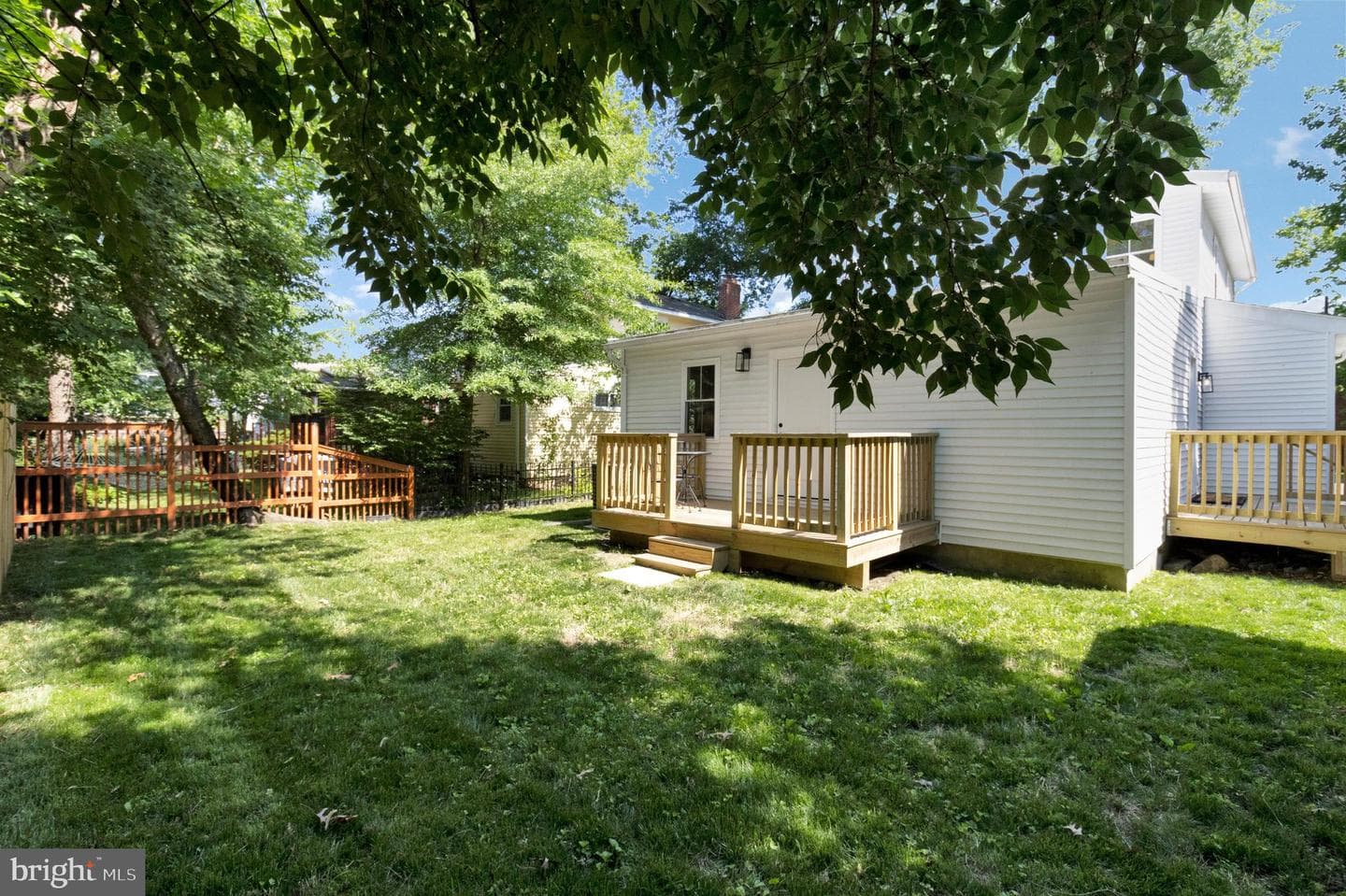 110 E Spring Street photo 39