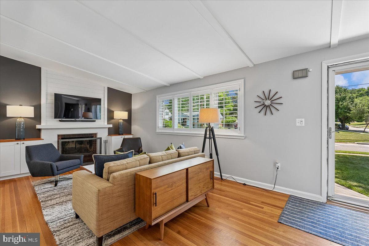 500 N Naylor Street N photo 5