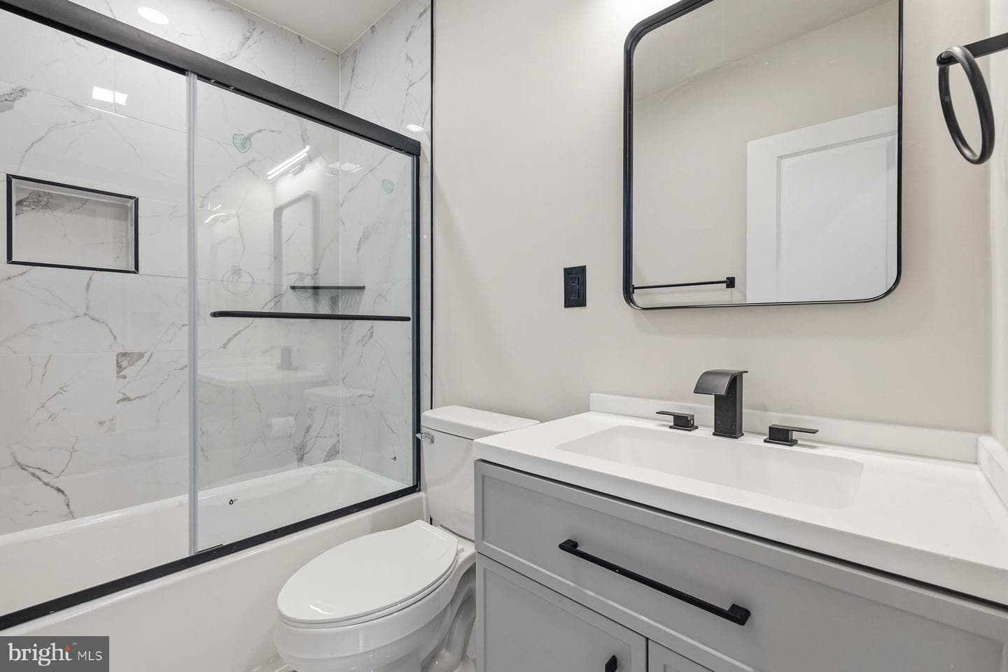 1004 Colonial Avenue photo 26