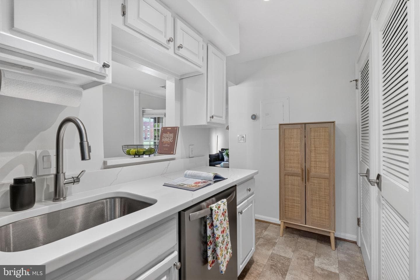 1301 E Abingdon Drive #1 photo 3