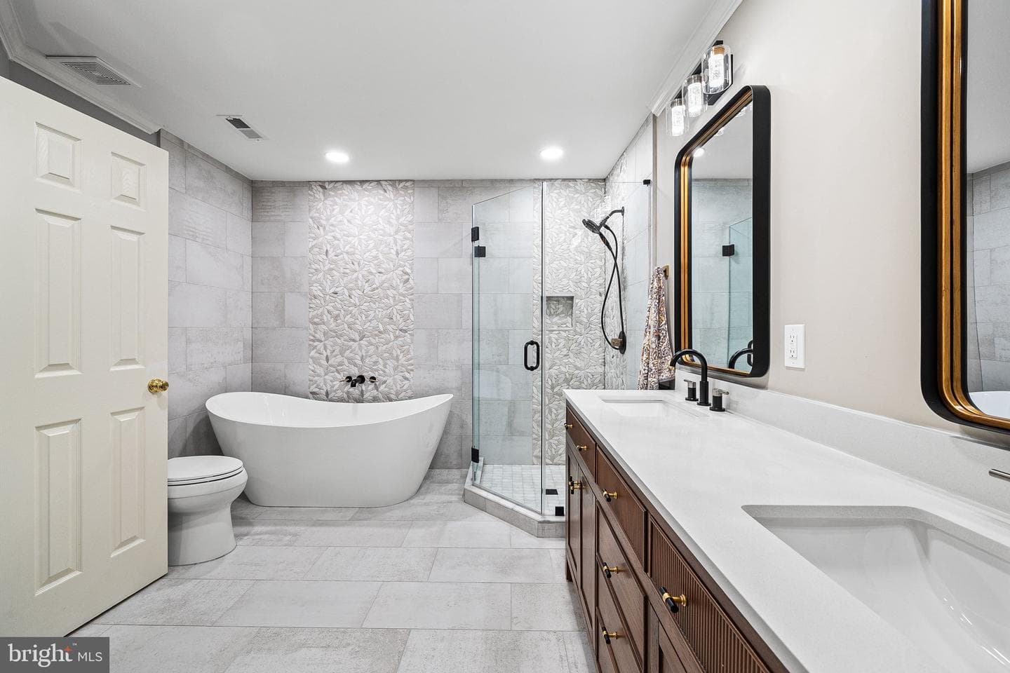 4648 Lambert Drive photo 22