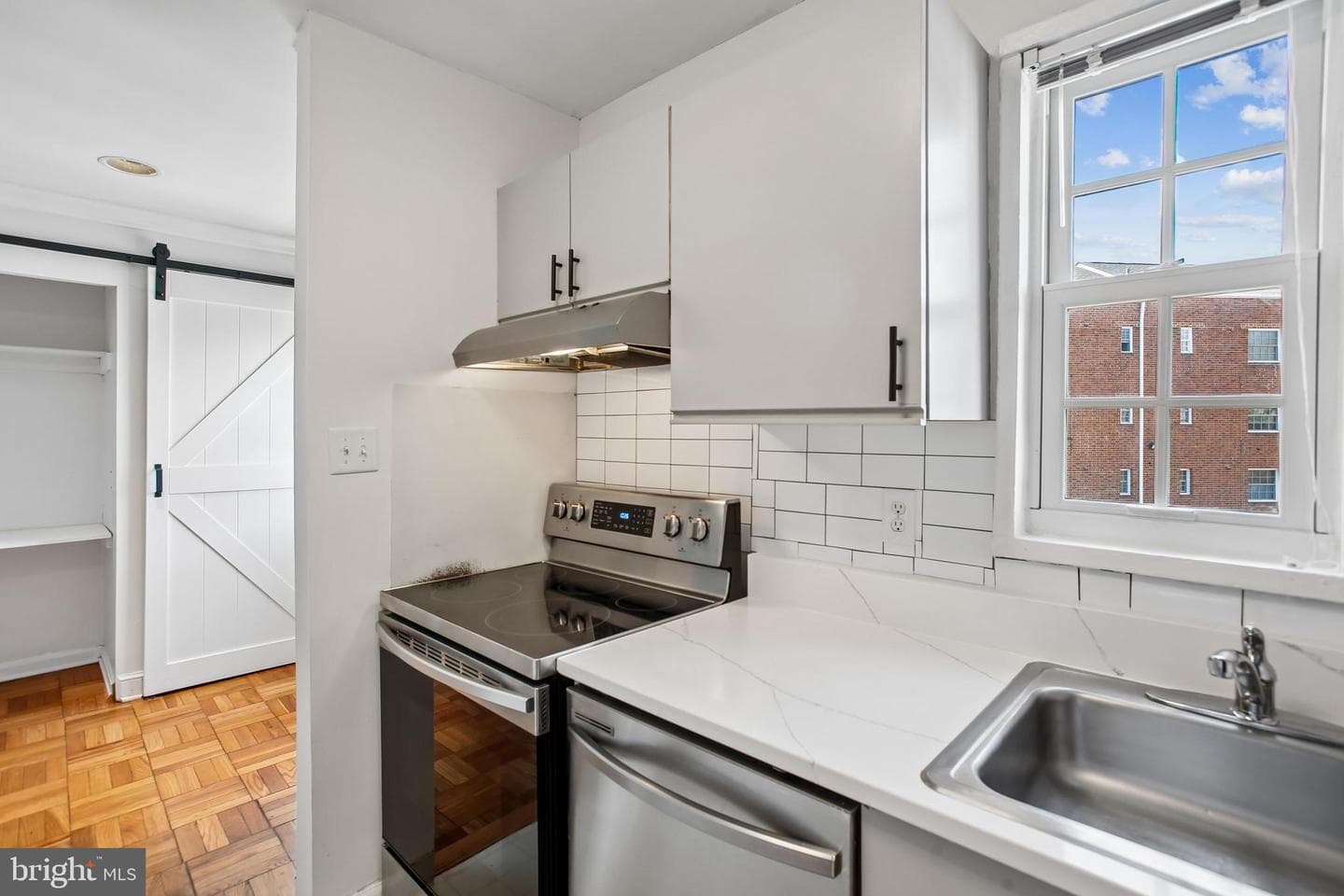 1702 W Abingdon Drive #201 photo 13