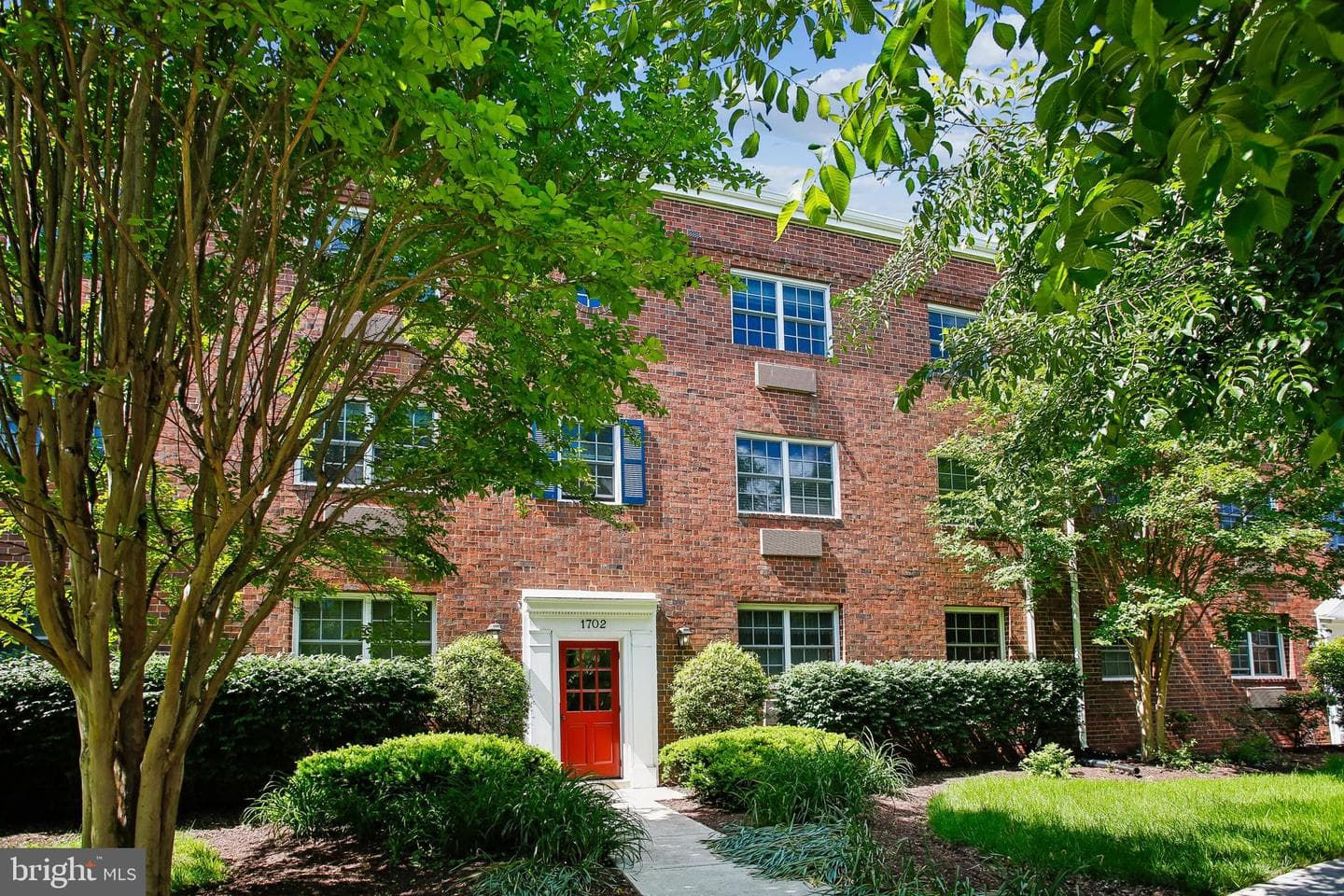 1702 W Abingdon Drive #201 photo 29
