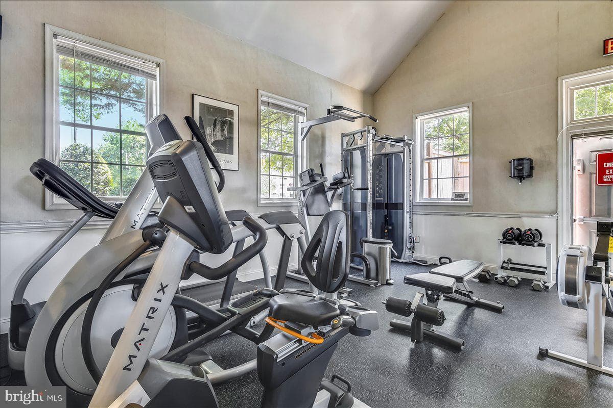 1702 W Abingdon Drive #201 photo 37