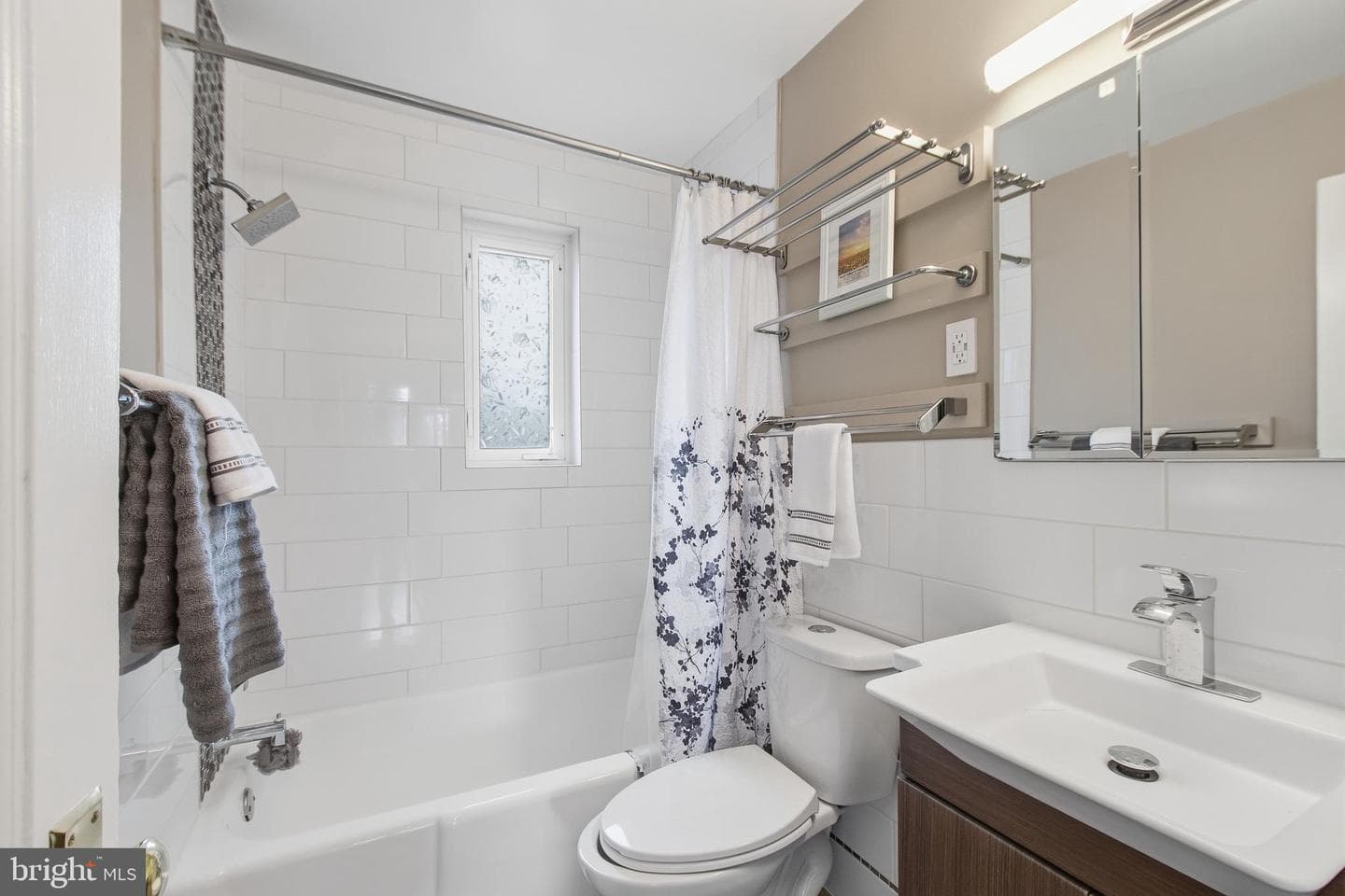 308 Wesmond Drive photo 16