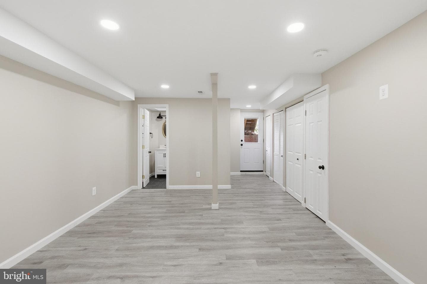308 Wesmond Drive photo 20
