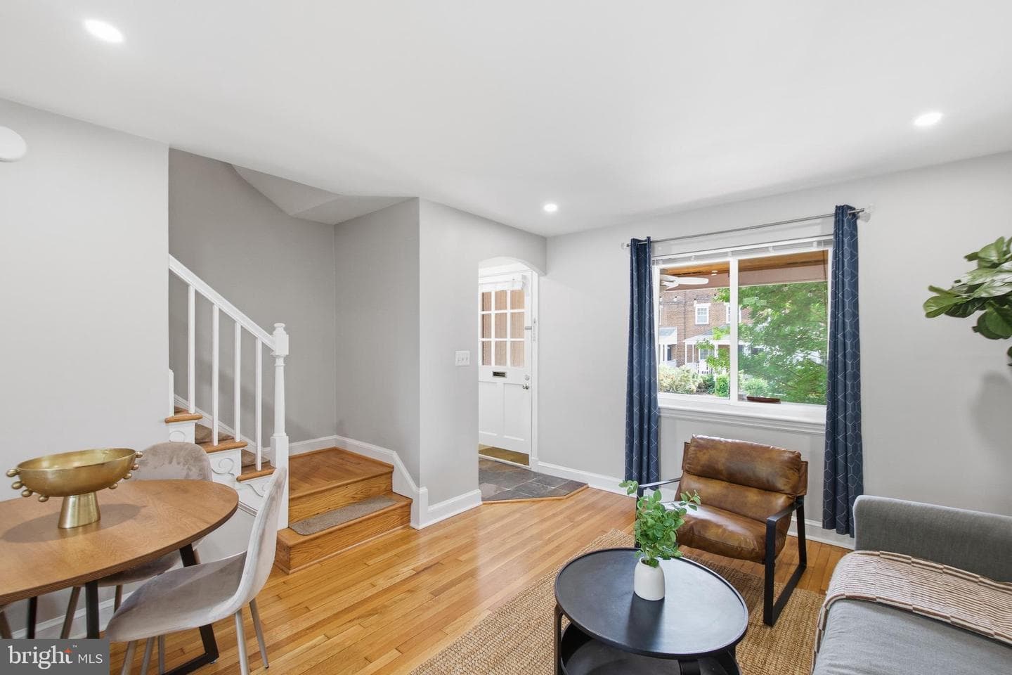308 Wesmond Drive photo 3
