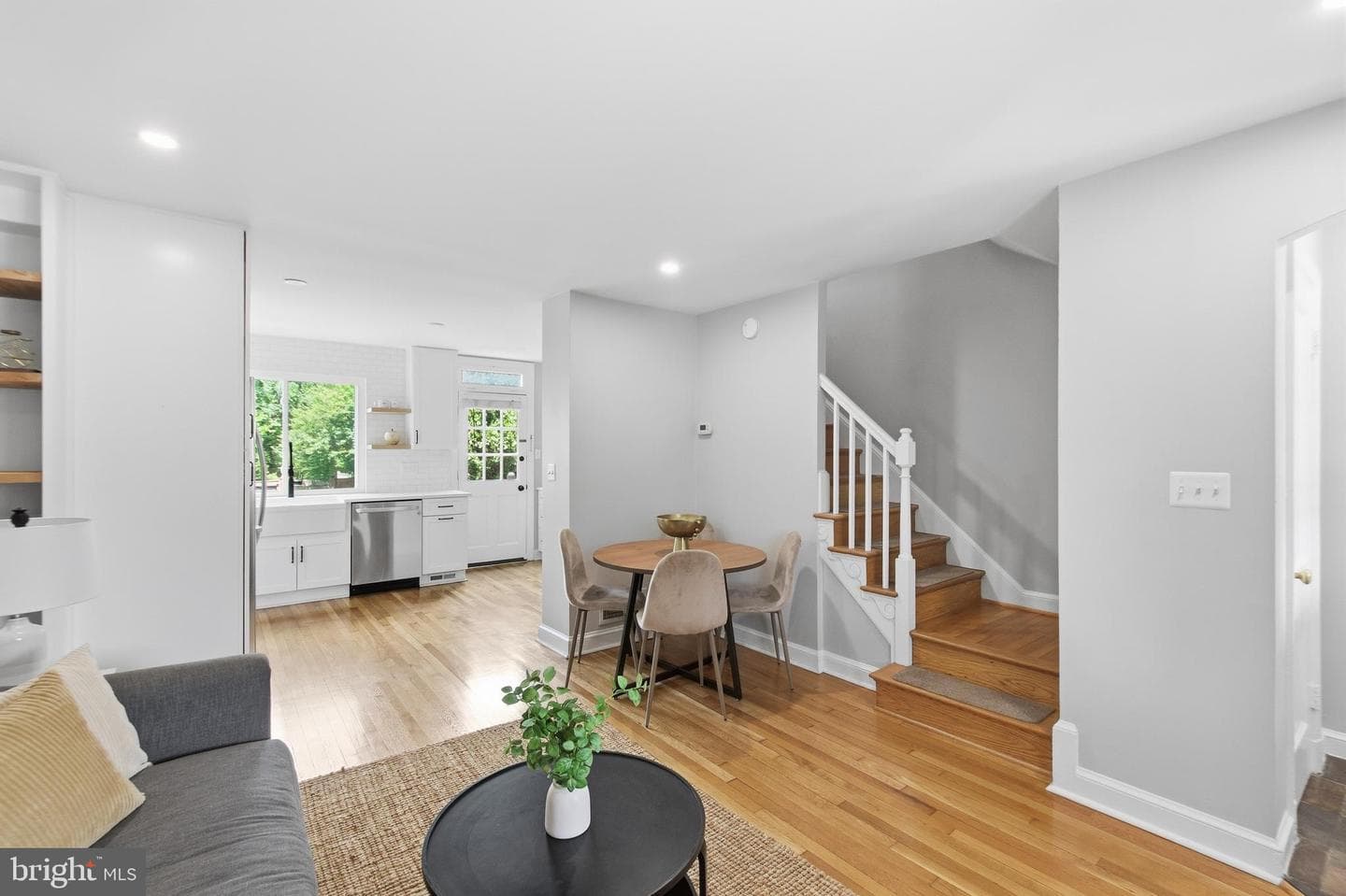 308 Wesmond Drive photo 6