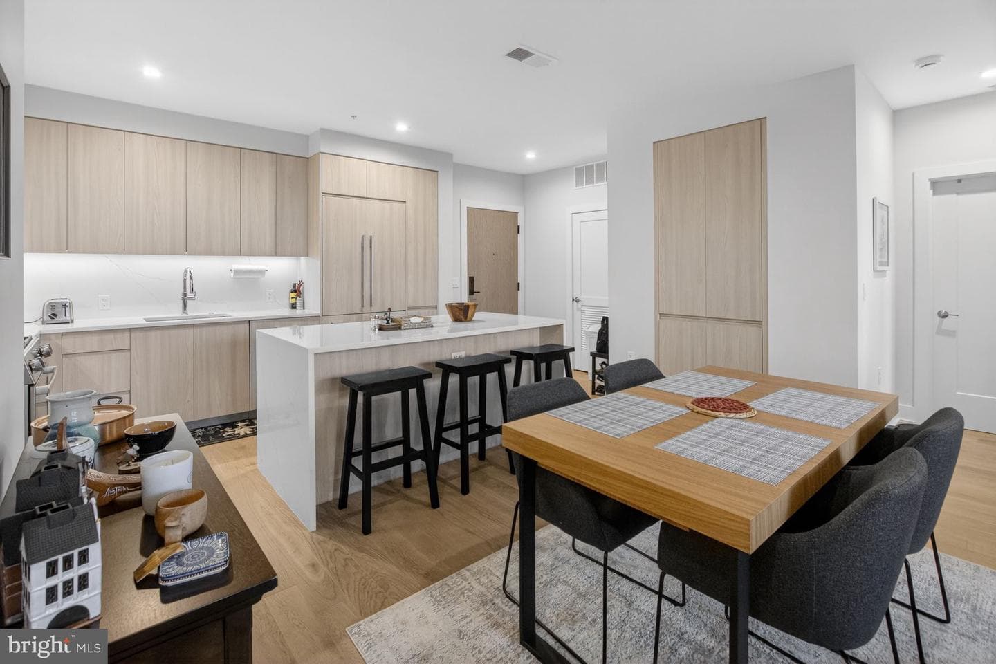 737 Swann Avenue #310 photo 4